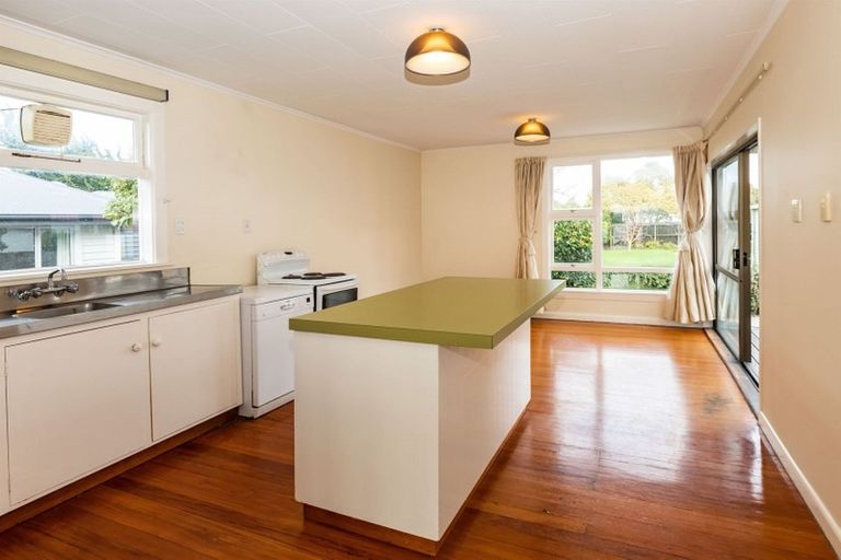 Photo of property in 27 Kenwyn Avenue, St Albans, Christchurch, 8052