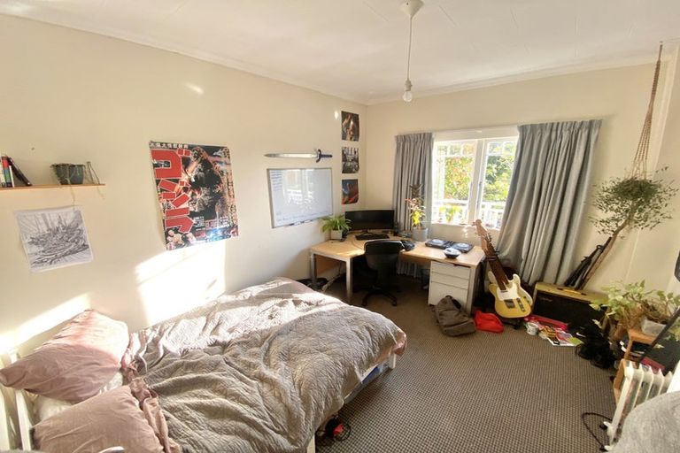 Photo of property in 36 Northland Road, Northland, Wellington, 6012