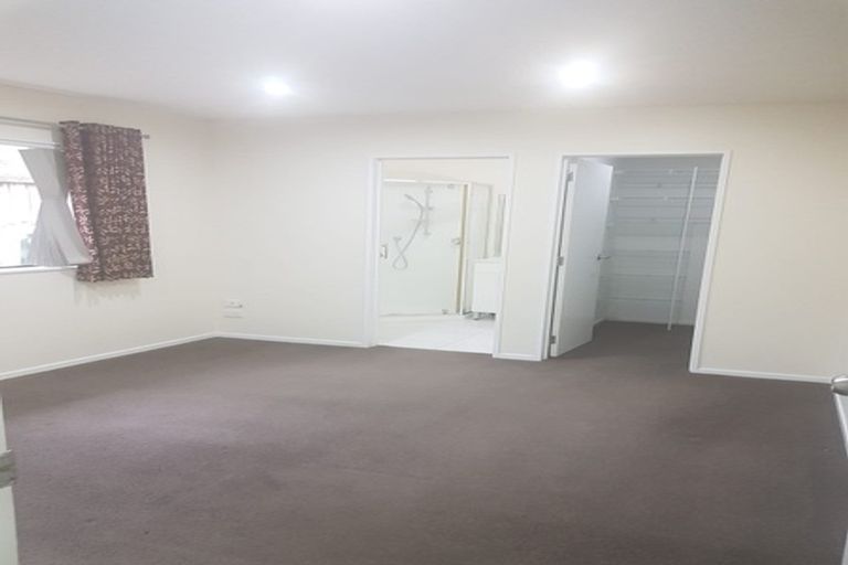Photo of property in 79a Stanley Road, Glenfield, Auckland, 0629