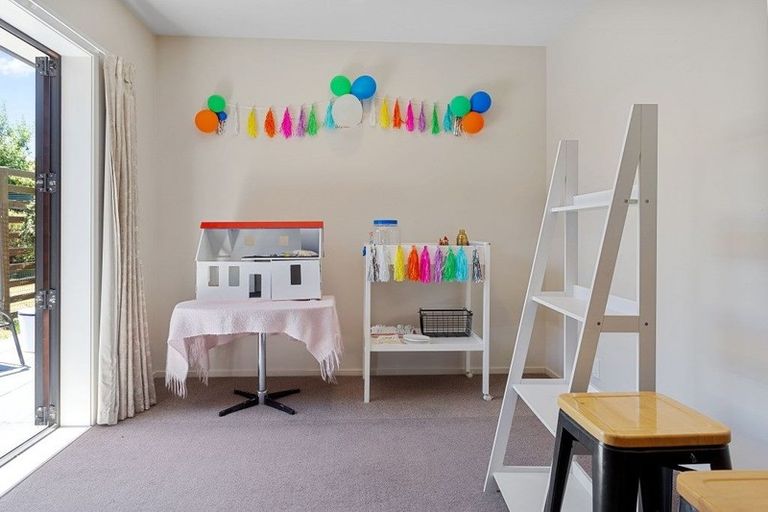 Photo of property in 4 Kotare Avenue, Rangiora, 7400