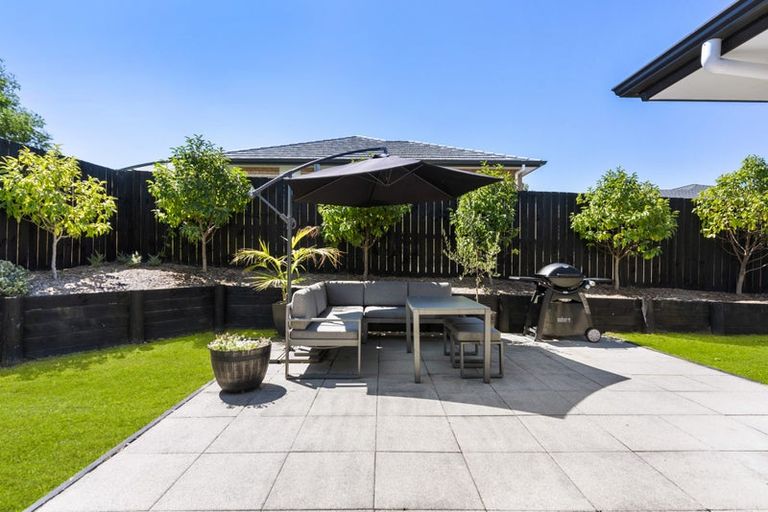 Photo of property in 50 Taikura Avenue, Red Beach, 0932