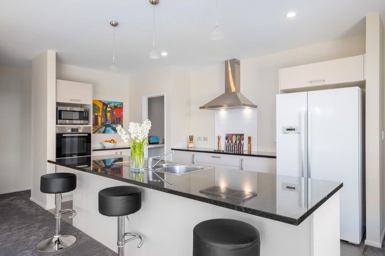 Photo of property in 8 Hedge Close, Halswell, Christchurch, 8025