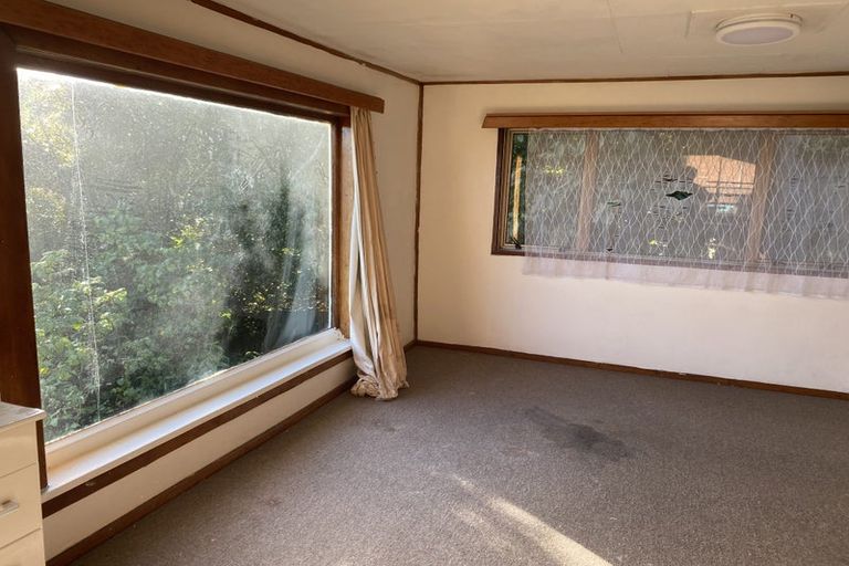 Photo of property in 21 Nikau Road, Point Howard, Lower Hutt, 5013