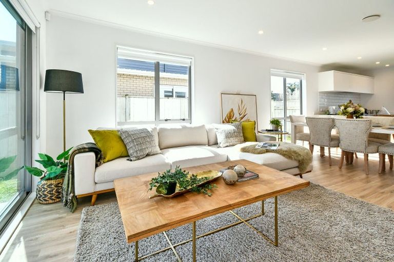 Photo of property in 9 Waituarua Drive, Takanini, 2112