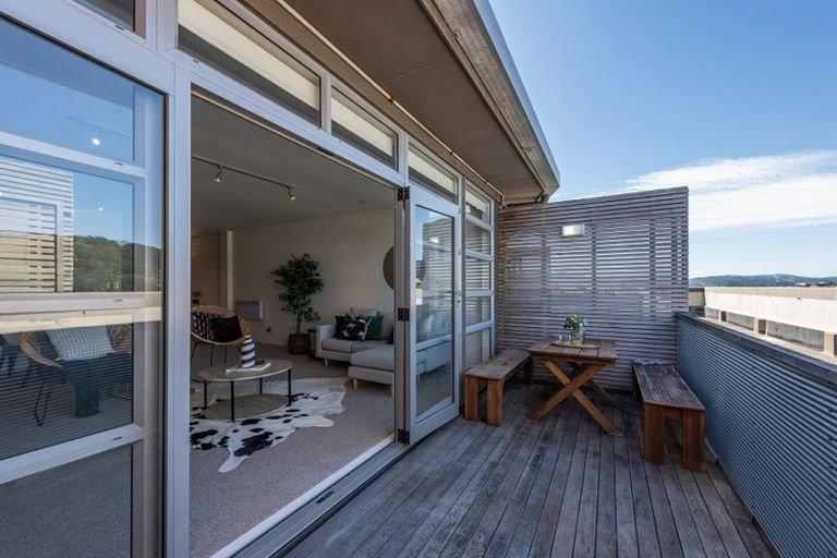 Photo of property in Vespa Apartments, 501/20 Hanson Street, Mount Cook, Wellington, 6021
