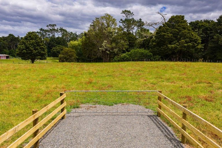 Photo of property in 326 Tauraroa Road, Maungakaramea, Whangarei, 0178