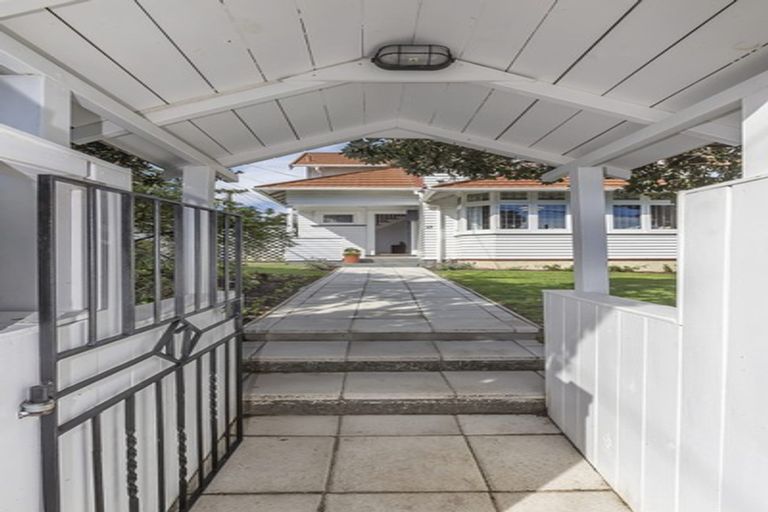 Photo of property in 17 Tamar Street, Island Bay, Wellington, 6023