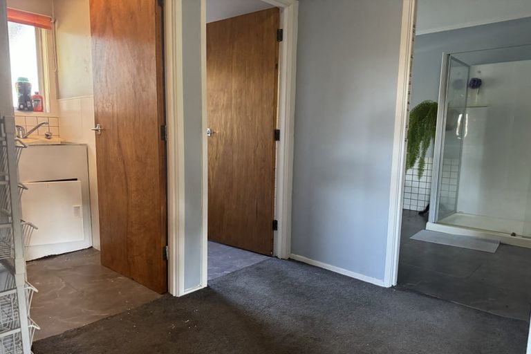 Photo of property in 1/8 Wickstead Place, Massey, Auckland, 0614