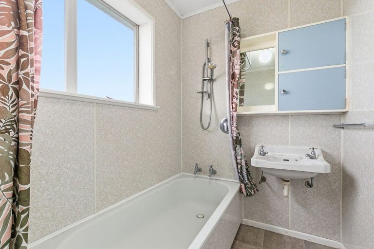 Photo of property in Grafon Court Flats, 5/53 Grafton Road, Roseneath, Wellington, 6011