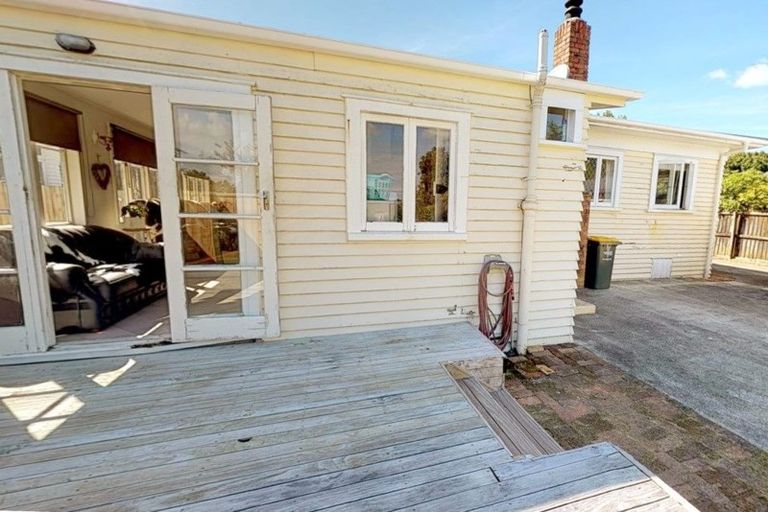 Photo of property in 20 Racecourse Road, Waiuku, 2123
