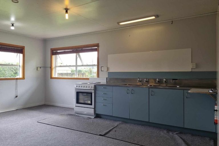 Photo of property in 5a Burgess Hill Road, Burgess Park, New Plymouth, 4371