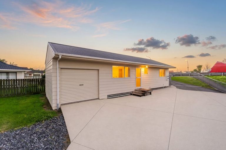 Photo of property in 12a Sturges Road, Henderson, Auckland, 0612