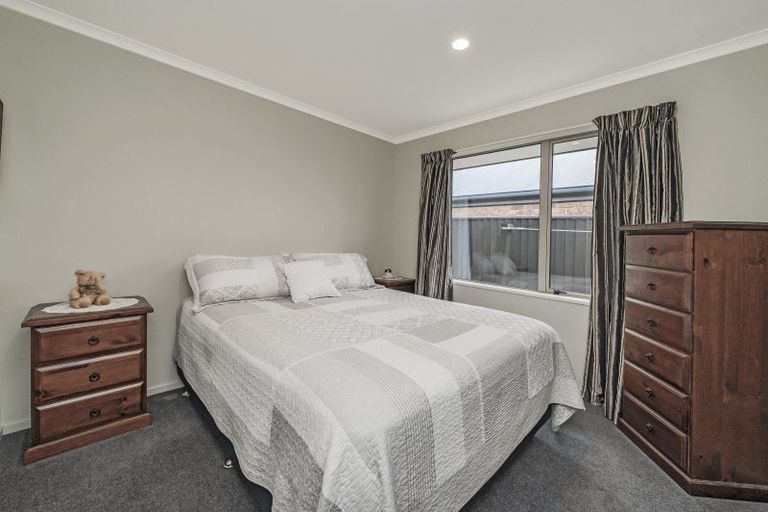 Photo of property in 18 Globe Bay Drive, Templeton, Christchurch, 8042