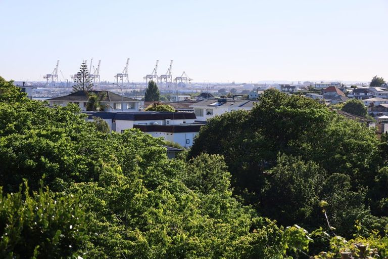 Photo of property in 24 Keilor Road, Otumoetai, Tauranga, 3110