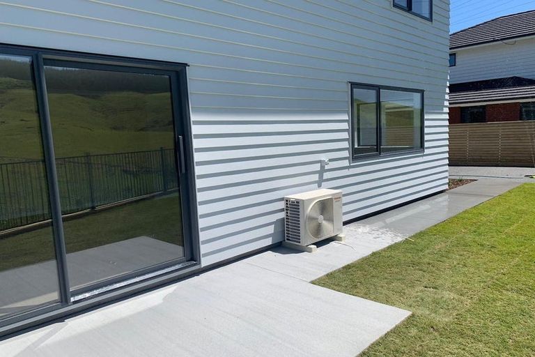 Photo of property in 118 Melksham Drive, Churton Park, Wellington, 6037