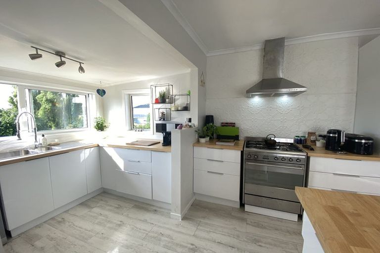 Photo of property in 19 Tahi Terrace, Glen Eden, Auckland, 0602