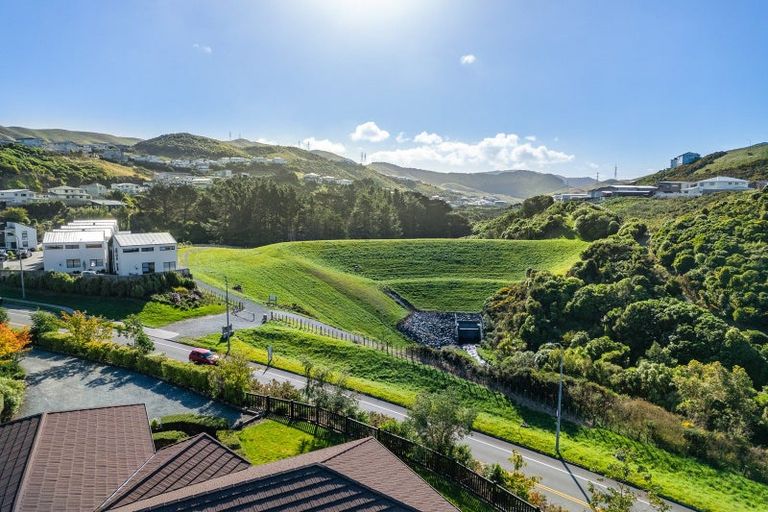 Photo of property in 91 Westchester Drive, Churton Park, Wellington, 6037
