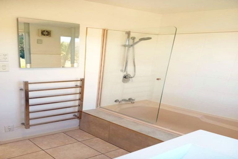 Photo of property in 10 Selwyn Parade, Lyttelton, 8082