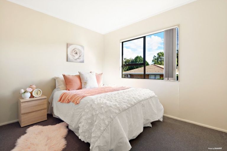 Photo of property in 4/133 View Road, Sunnyvale, Auckland, 0612