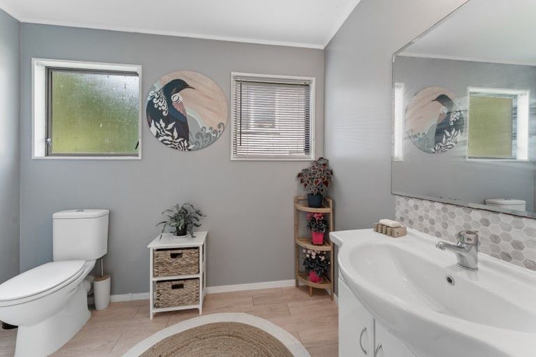 Photo of property in 10 Mamaku Street, Paraparaumu, 5032