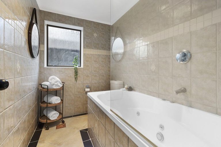 Photo of property in 12a Shastri Terrace, Khandallah, Wellington, 6035