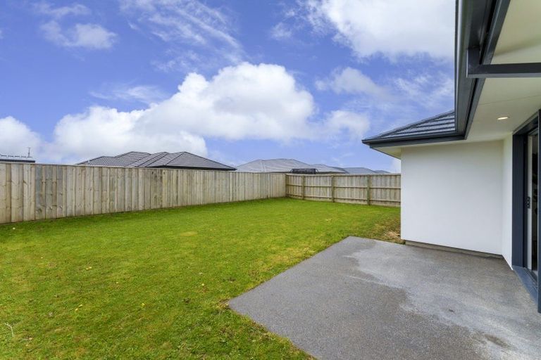 Photo of property in 16 Eileen Way, Rolleston, 7615