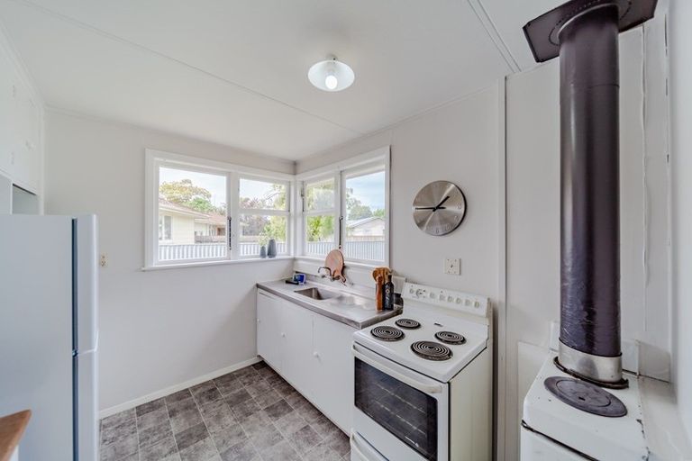 Photo of property in 12 Constable Crescent, Onekawa, Napier, 4110