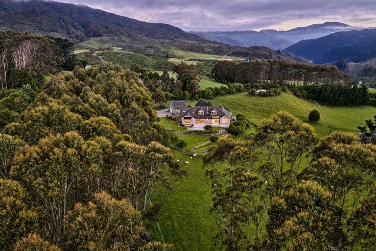 Photo of property in 92 Kaitawa Road, Hautere, Otaki, 5582