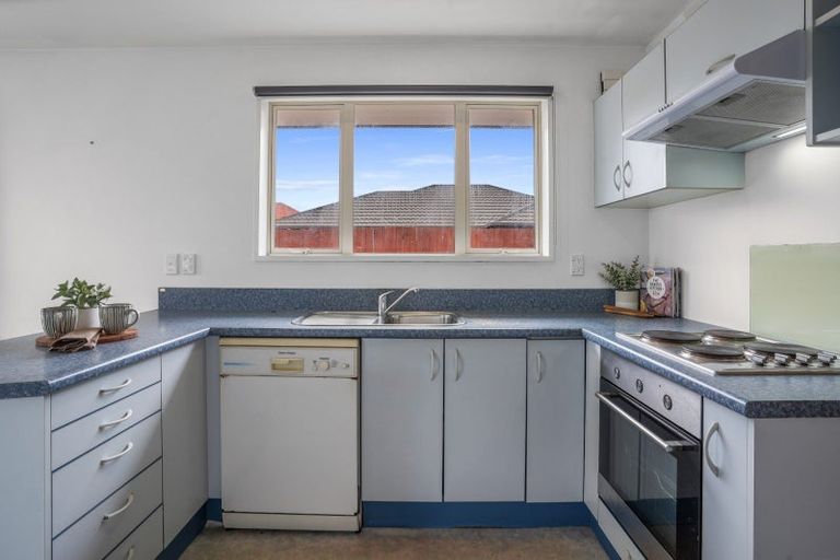 Photo of property in 17 Broadbent Street, Riccarton, Christchurch, 8041