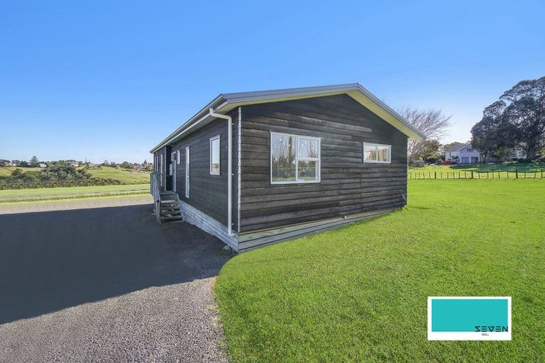 Photo of property in 56 Broomfields Road, Whitford, Howick, 2571