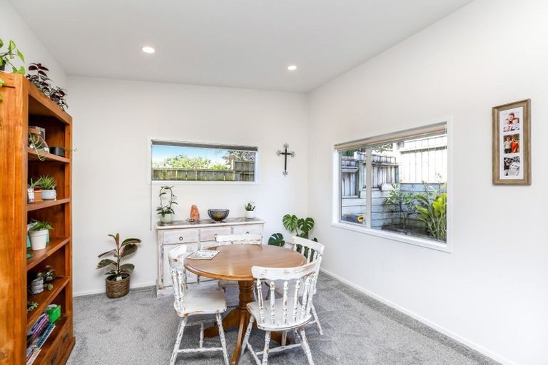 Photo of property in 1/1 Paritutu Road, Spotswood, New Plymouth, 4310