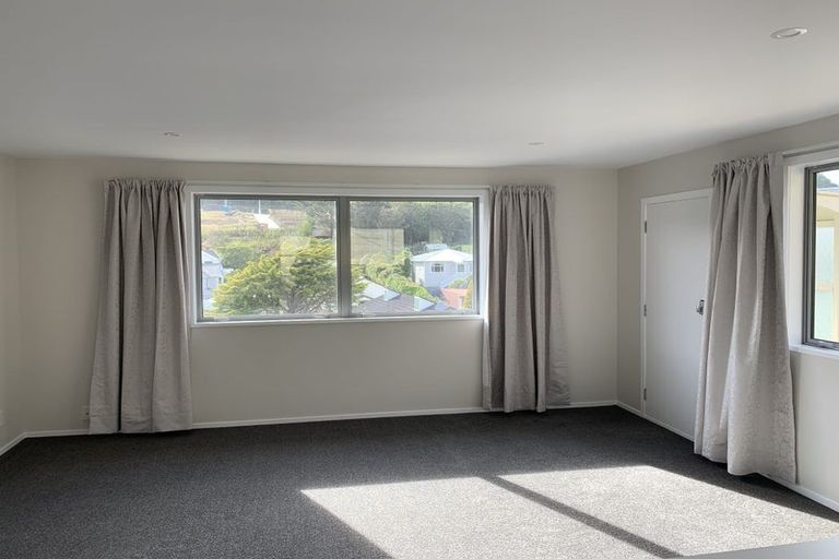 Photo of property in 137a Newlands Road, Newlands, Wellington, 6037