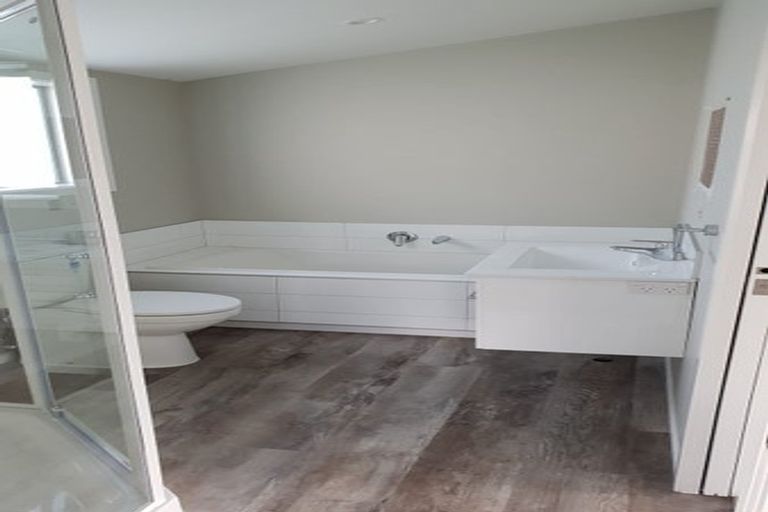 Photo of property in 20u6 Glanmire Road, Newlands, Wellington, 6037