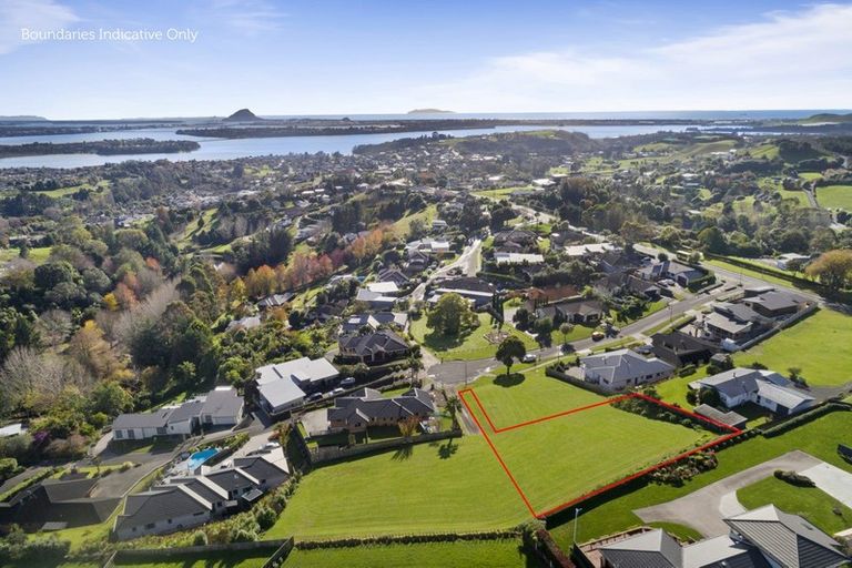 Photo of property in 17 Holcombrooke Lane, Welcome Bay, Tauranga, 3175