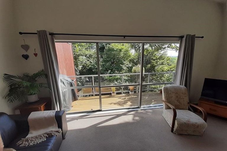 Photo of property in 76g Edmonton Road, Henderson, Auckland, 0612