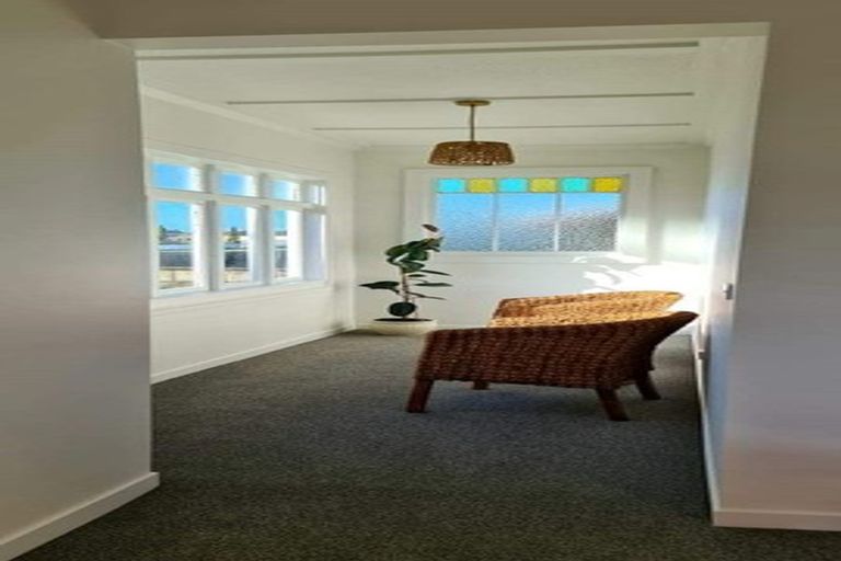 Photo of property in 55 Parris Street, Waitara, 4320