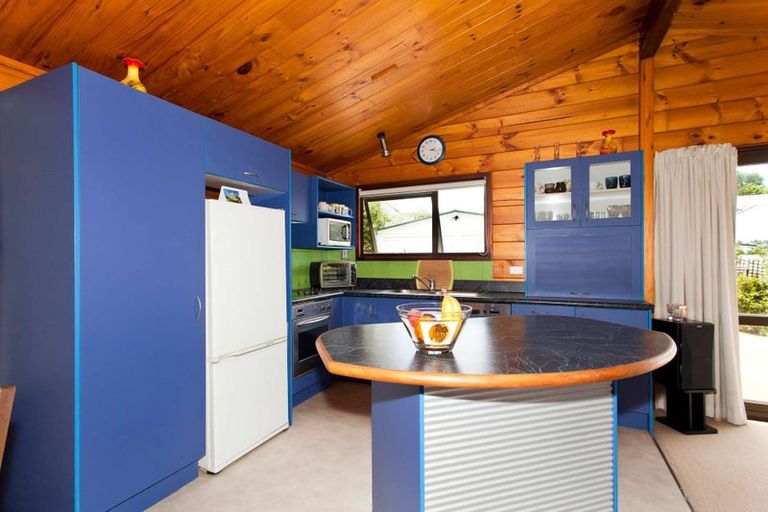 Photo of property in 45 Matai Road, Stanmore Bay, Whangaparaoa, 0932