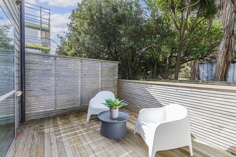 Photo of property in 1/123 The Parade, Island Bay, Wellington, 6023