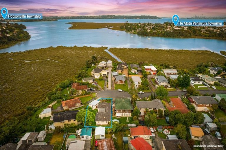 Photo of property in 24 Realm Place, Massey, Auckland, 0614