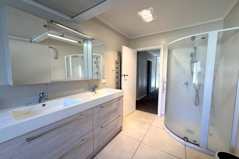 Photo of property in 64 Patons Road, Howick, Auckland, 2014