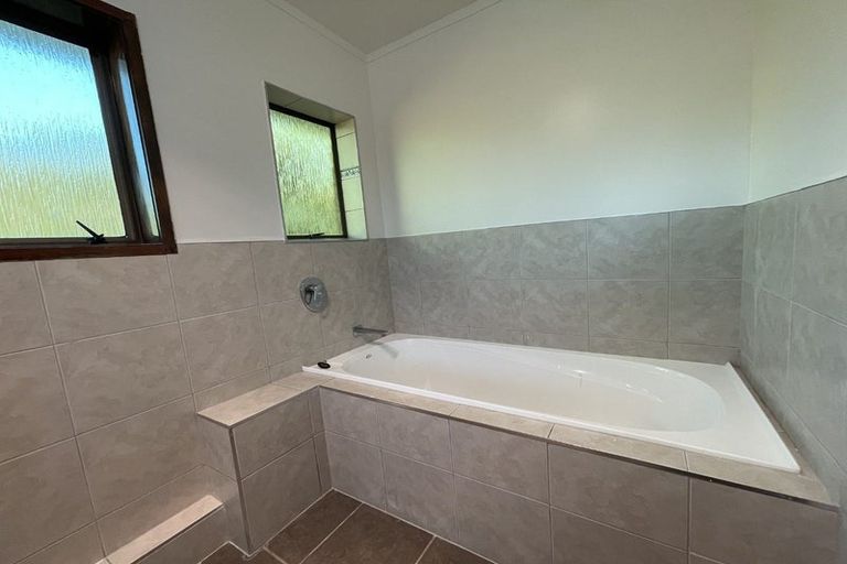 Photo of property in 14 Flavia Close, Torbay, Auckland, 0630