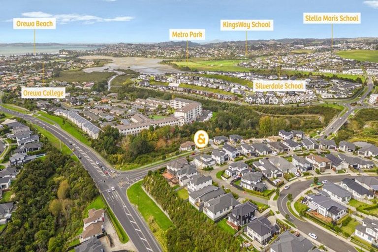 Photo of property in 28 Bine Crescent, Orewa, 0931