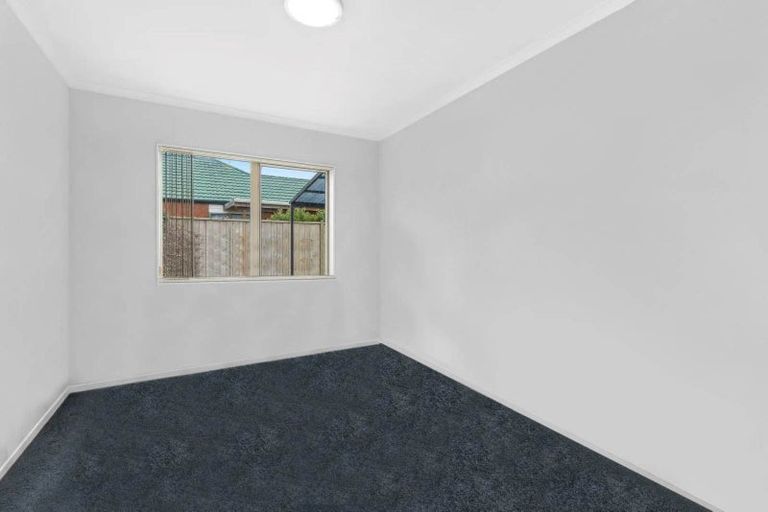 Photo of property in 16 Drummond Drive, Ranui, Auckland, 0612
