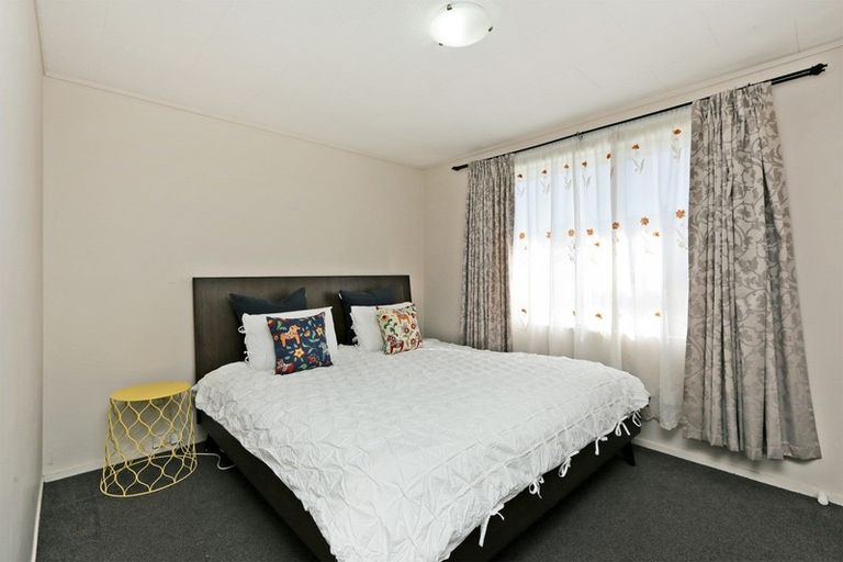 Photo of property in 2/2 Lee Road, Taradale, Napier, 4112