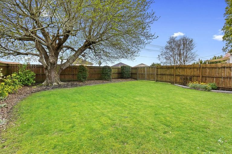 Photo of property in 93 Mcleod Road, Te Atatu South, Auckland, 0610