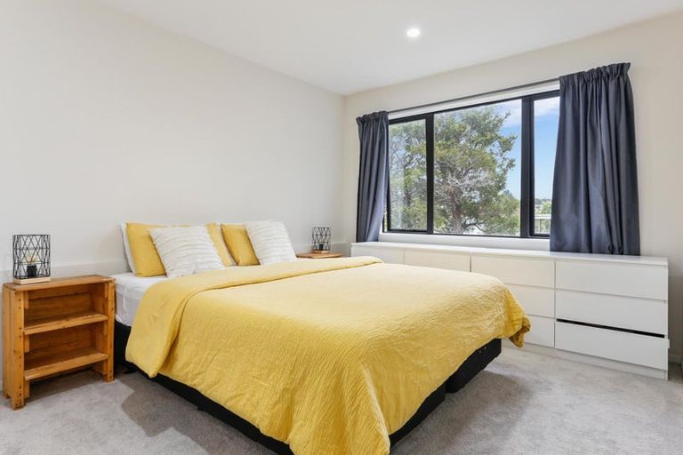 Photo of property in 21c Cherry Tree Place, Massey, Auckland, 0614