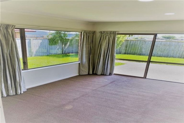 Photo of property in 5 Blythfield Place, Taradale, Napier, 4112