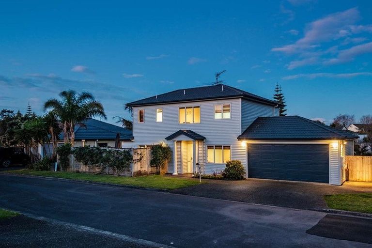 Photo of property in 3 Fresil Lane, Massey, Auckland, 0614
