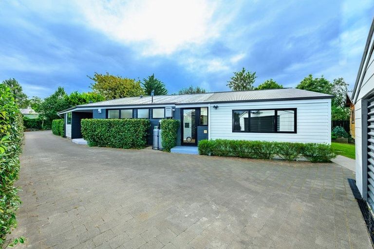 Photo of property in 16 Woodbank Street, Somerfield, Christchurch, 8024