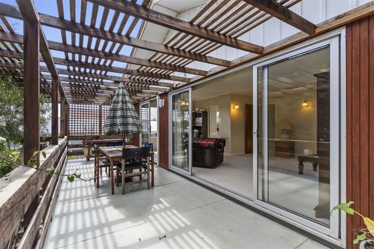 Photo of property in 301 Pakuranga Road, Pakuranga Heights, Auckland, 2010